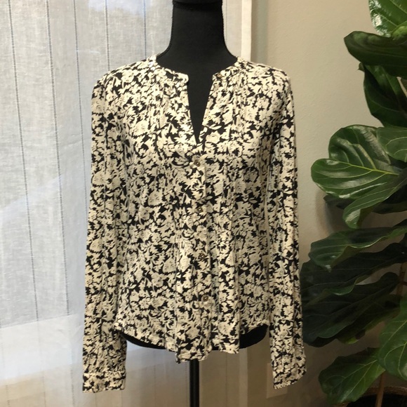 🆕Lucky Brand floral pintuck long sleeve top - Picture 4 of 7